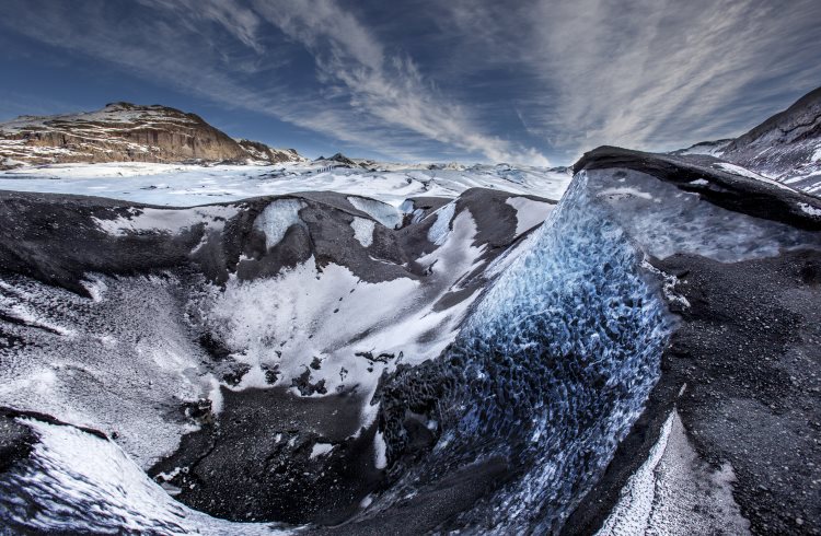7 Must-See Caves and Glaciers in Iceland