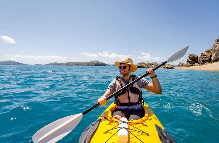 >Sea kayaking the Whitsundays, Airlie Beach.