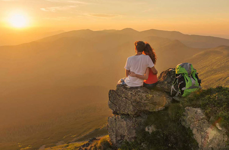 7 Reasons Backpacking Romance is True Love