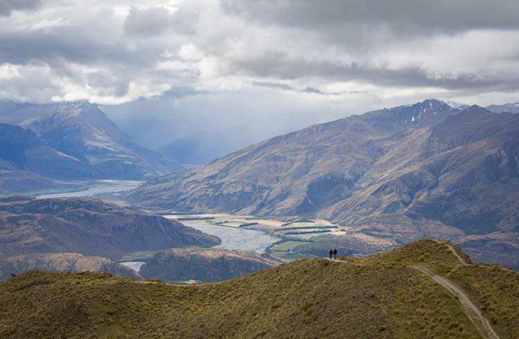 10 Ways to Experience Wanaka's Small-Town Atmosphere