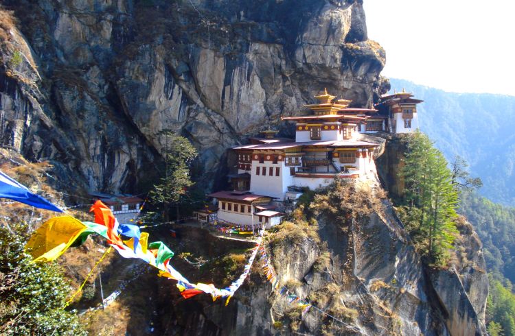 Laws, Visas and Customs for Travelers in Bhutan