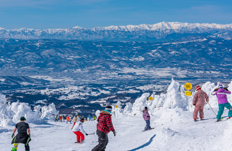What You Need To Know About Skiing Safely When in Japan