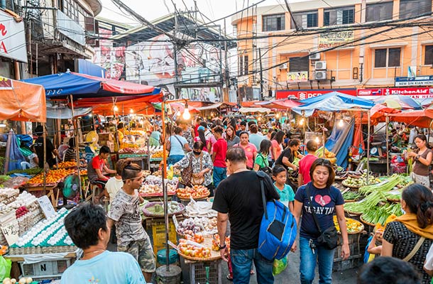 The busy streets of Quiapo in Manila, Philippines