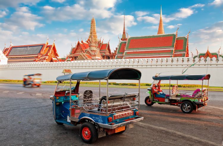 How to Avoid Scams When Traveling in Thailand