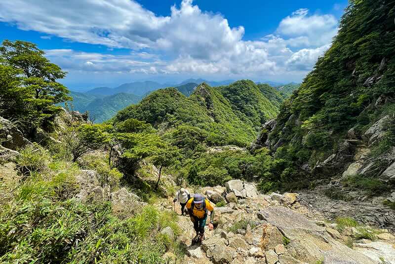 Rock climbing in Nagano