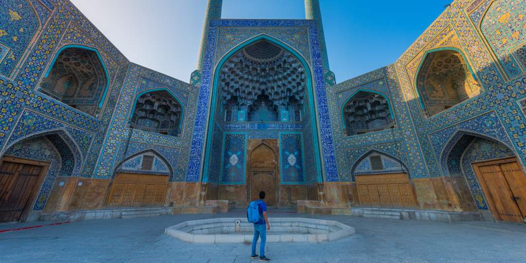 Farting girls in Isfahan