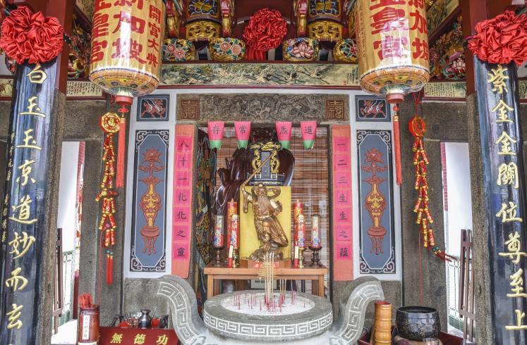 An altar at the Toist Thian Hock Keng Temple in Singapore.