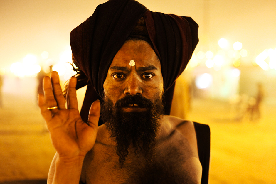 Sâdhu - The many gods - This Sadhu represent the beauty of the pilgrimage. He is welcoming us with a hand gesture called Abbahya-Mudra. Like many other sadhus he is probably coming strait from the Himalayas. I meet him during the night, just crossed his path and probably smiled at him.  