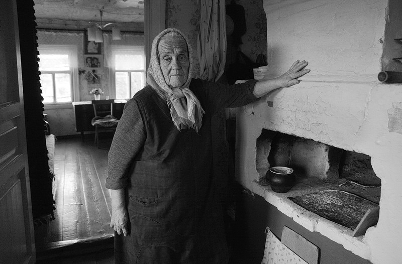 Nina Udalova (82 years) sad about her Russian stove.