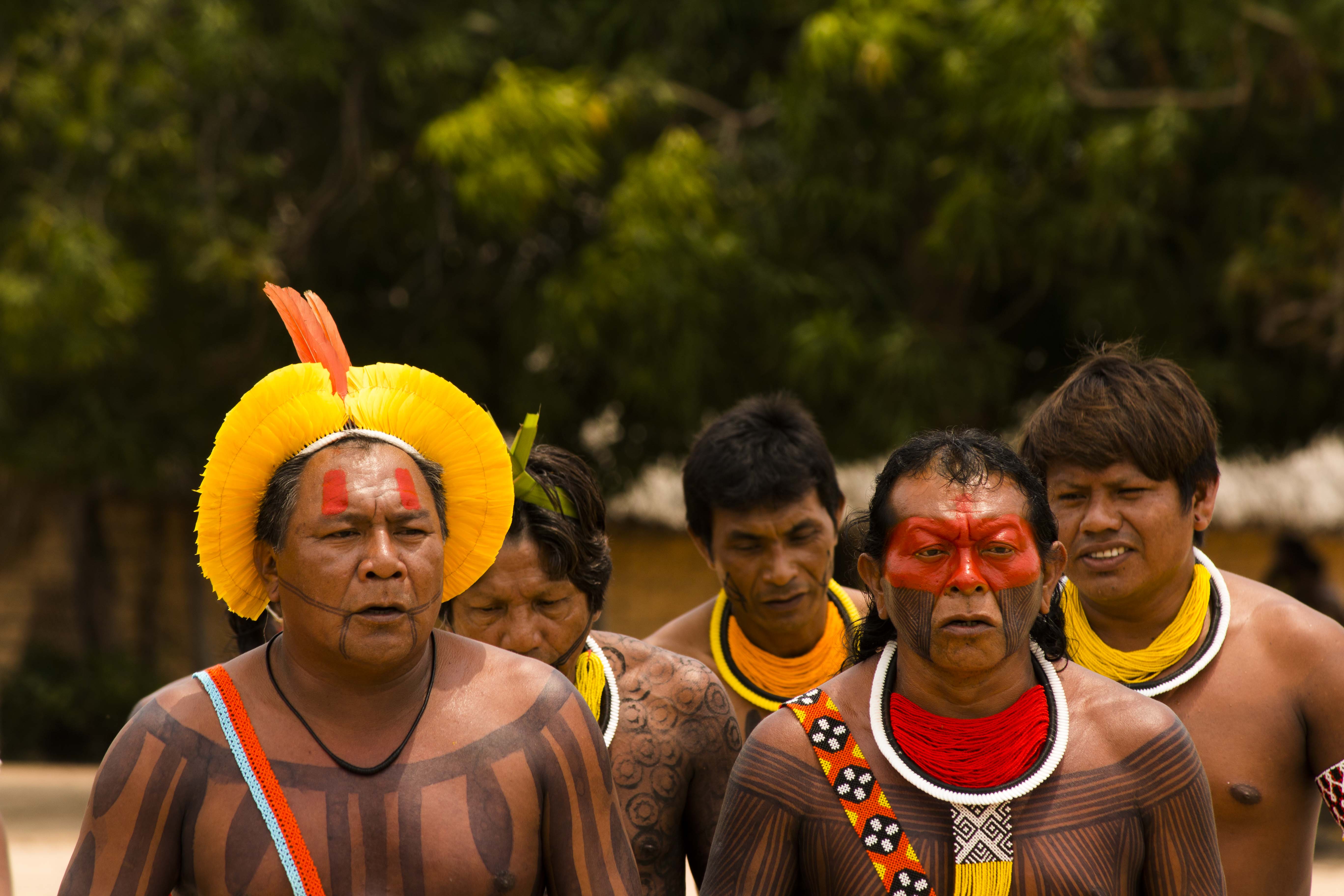 The bodies of the kayapo-mebêngokrê are always painted to some extent. Traditional body painting has an aesthetic purpose, but it the red paint, which is made from urucum, also works as a mosquito repellent.