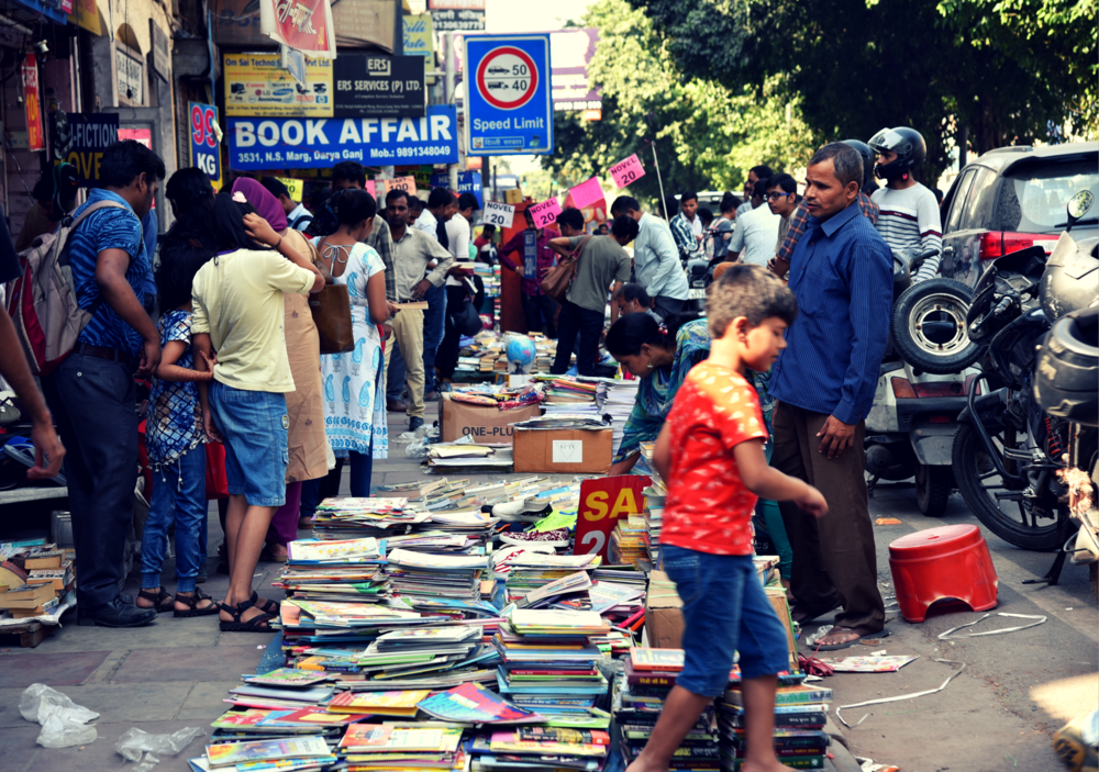 Treasure Troves Of The Footpath : A Walk Through Daryagunj Book Market