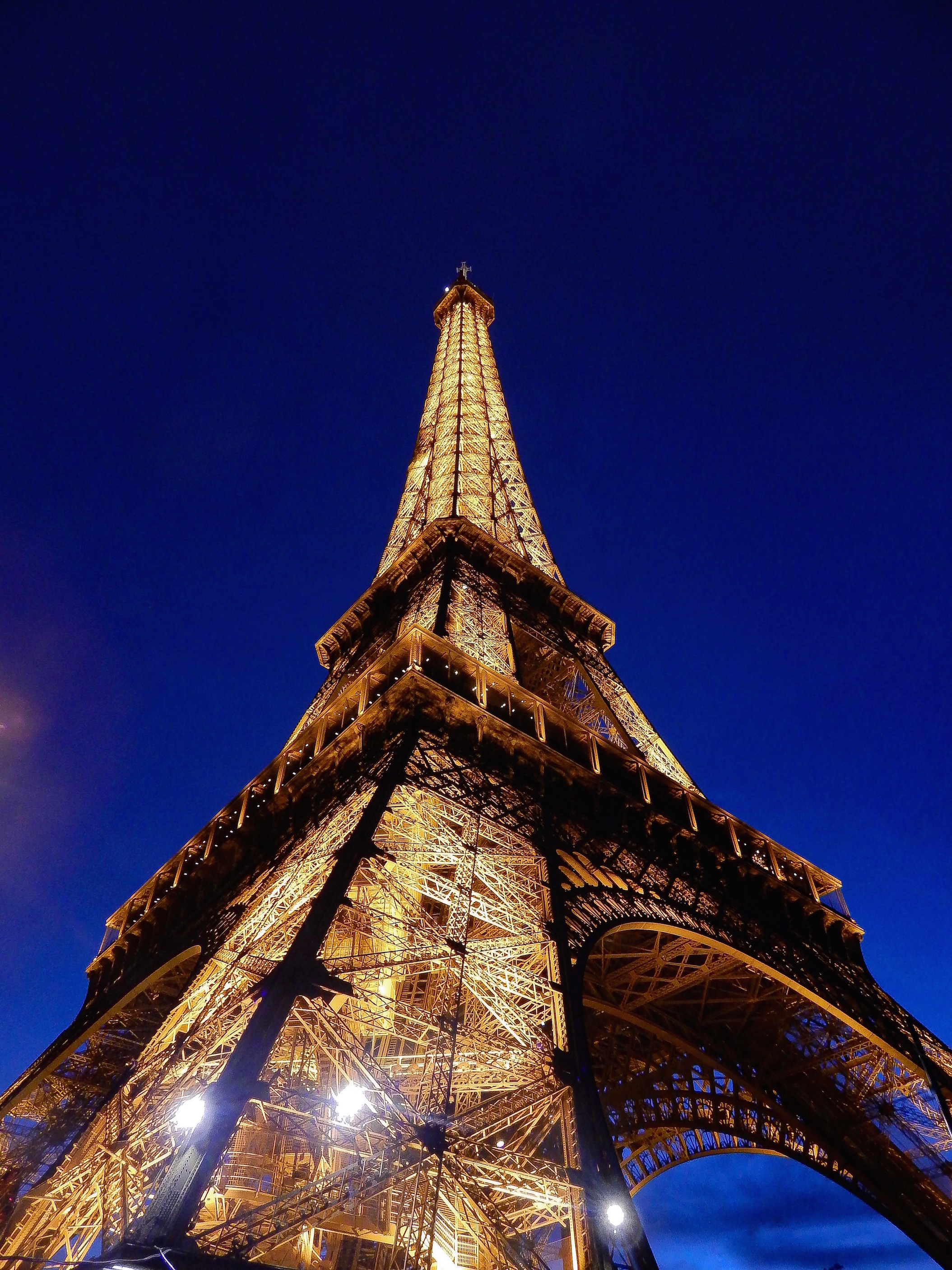 Le Tour Eiffel de Paris, almost 130 years old...just timeless
