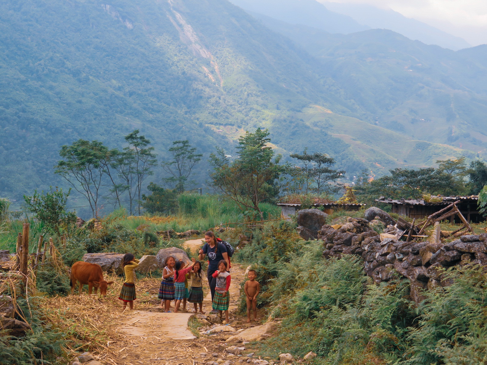 Sapa is full of happy children who play in total freedom; when we cross a village, they leave their games and come to greet us; they smile all the time and chase us through the mountains.