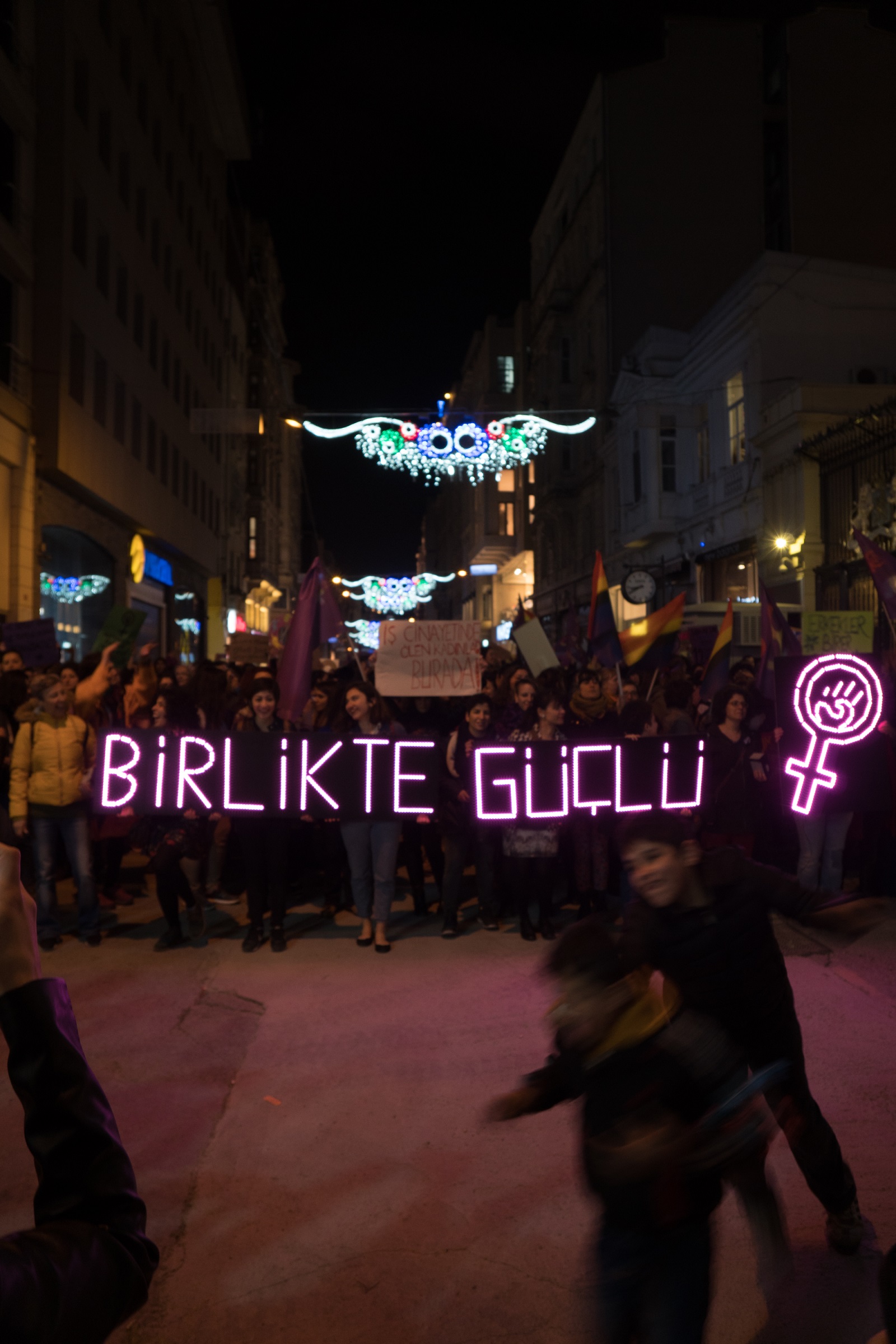 It’s an idiom frequently heard in Turkey —  by mothers speaking of their sons, by bricklayers completing new roads by hand, and by the youth in the cafes and streets who speak of the change they hope to see in their country during their lifetimes. ‘Strong Together’ at the Women’s March in Istanbul.