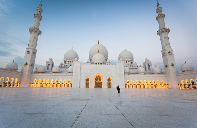 Sharia Law and the UAE: What Travelers Need to Know