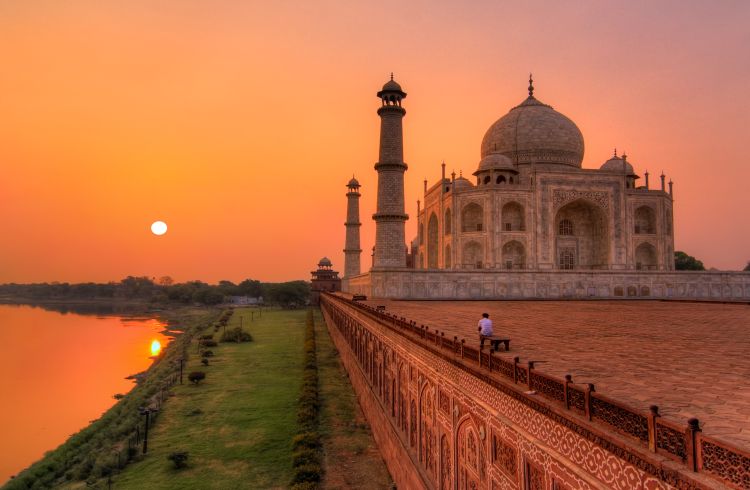 Taj Mahal and Yamuna river at sunrise, Agra, India