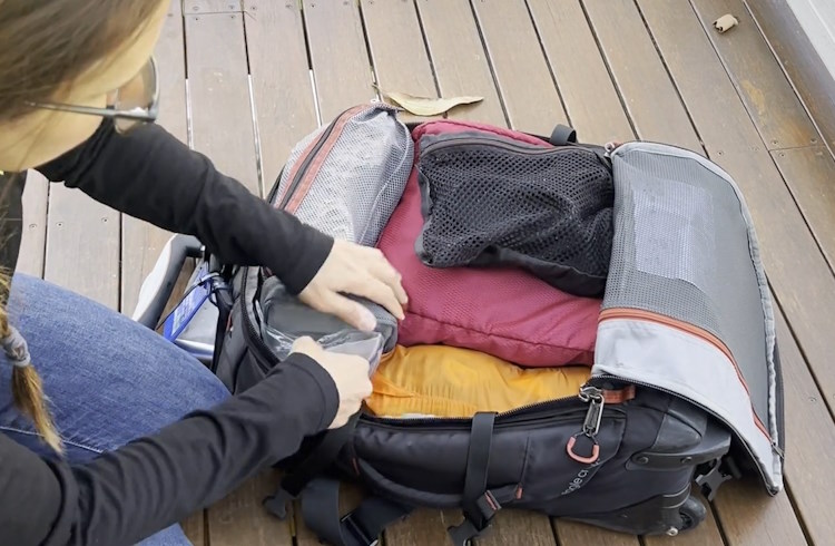 How to Travel Light: Essential Packing Tips 